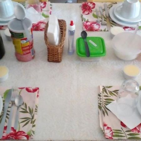 Dani'S House - Hospedagem Familiar Bed & Breakfast Парати Екстериор снимка